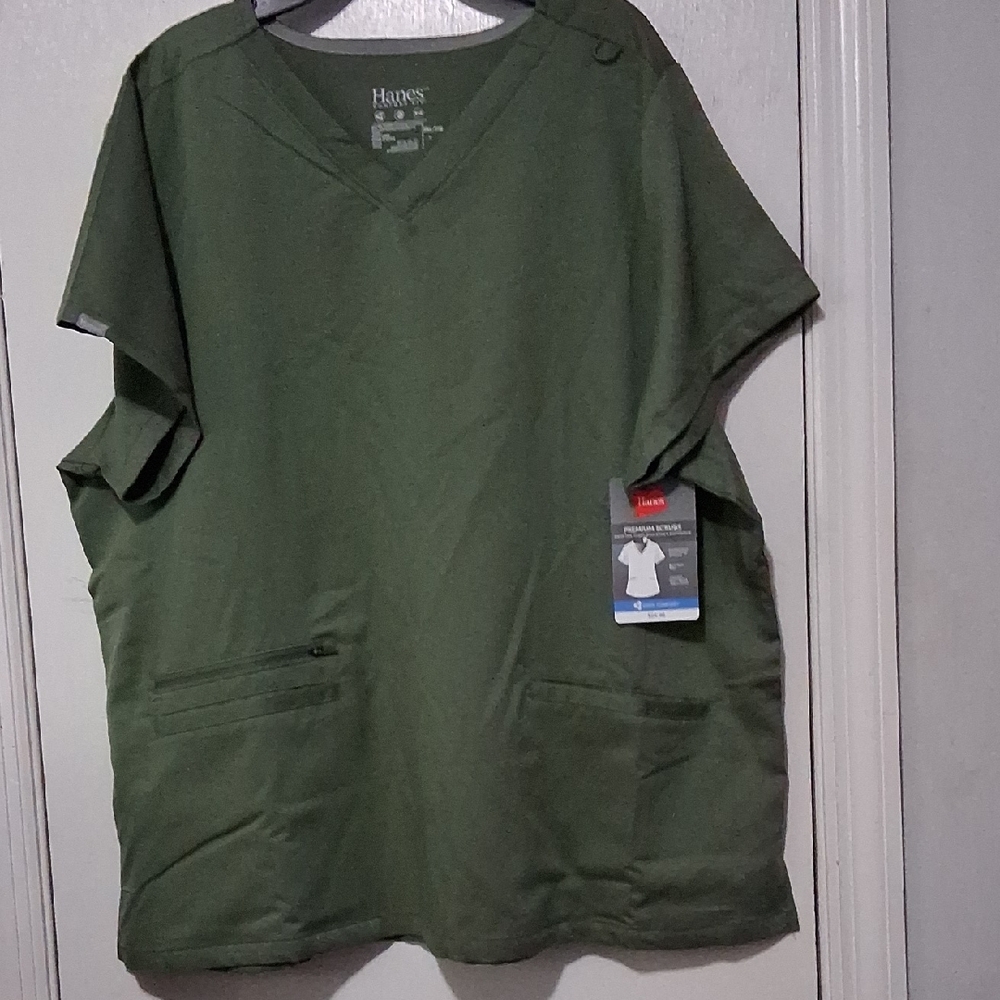 Hanes Women's V-Neck Top in Forest Green